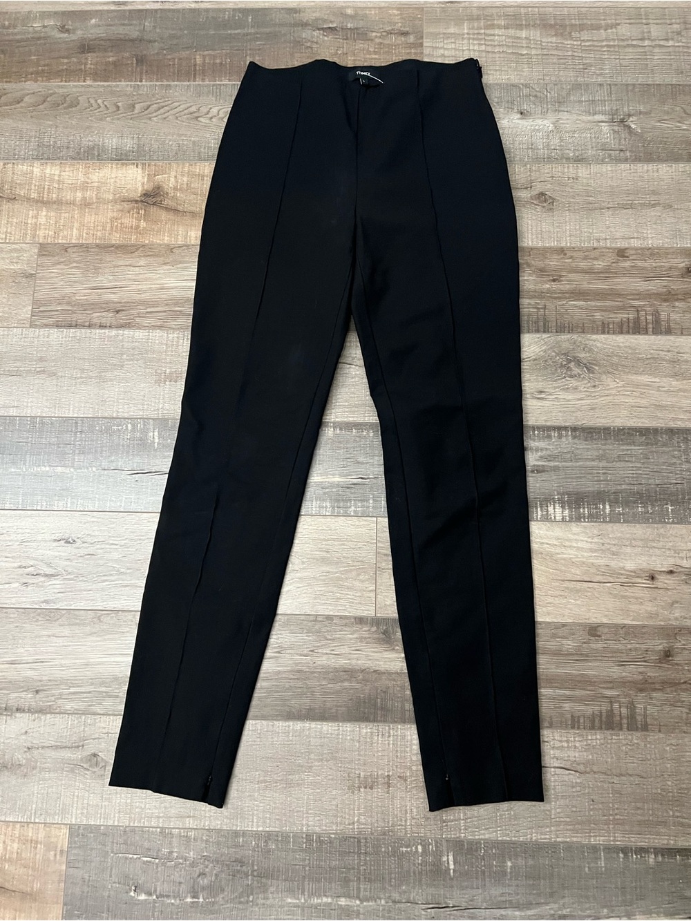 Theory Black Skinny legging Pants with side zipper & zippers at ankles sz 6 EUC